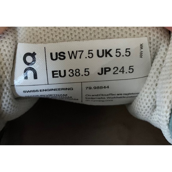 On Cloud 5 Women Running Shoes Athletic Athleisure activewear Sneakers 7.5 - Picture 7 of 8